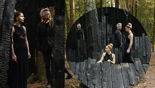 Europos parke Andrius Mamontovas ir Jolita Vaitkutė pristatė instaliaciją „Anglies miškas“