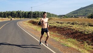 Mykola Nyžnykas ruo&scaron;ėsi bėgimo sezonui Kenijoje, kai sulaukė kvietimo į Ukrainos kariuomenę.