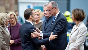 Emmanuelis Macronas ir Friedrichas Merzas / Laszlo Pinter / dpa/picture-alliance