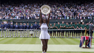 Serena Williams septintą kartą tapo Vimldono čempione ir pakartojo rekordą