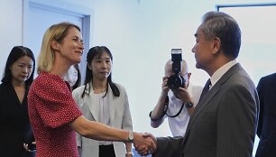 K. Kallas su Wang Yi / Virginia Mayo / AP