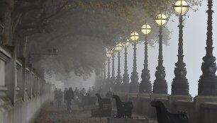 Londoną ir Paryžių užklojęs rūkas