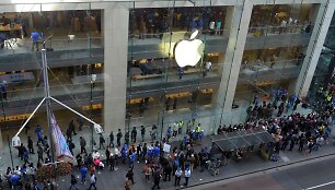 &bdquo;Apple&ldquo; pradėjo prekybą i&scaron;maniaisiais telefonais &bdquo;iPhone 6&ldquo; ir &bdquo;iPhone 6 Plus&ldquo;