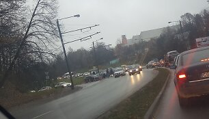 Trijų automobilių avarija Kauno Radvilėnų plente