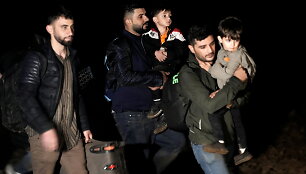 Migrantai Latvijos pasienyje