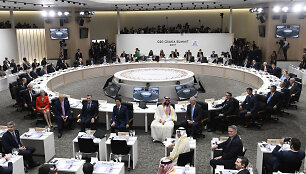 Akimirka i&scaron; G20 susitikimo: valstybių vadovai susėdo pietauti