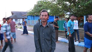 22 metus vergavęs Myint Naing Indonezijos uoste laukia kelionės namo