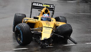 Monako GP sudaužytas &bdquo;Renault&ldquo; bolidas