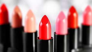 Raudonas lūpdažis – klasika: kaip išsirinkti tinkamą atspalvį?