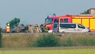 Prancūzijoje prie Kalė uosto migrantams užtvėrus kelią žuvo vairuotojas