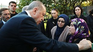 Recepas Tayyipas Erdoganas su žuvusiųjų artimaisiais