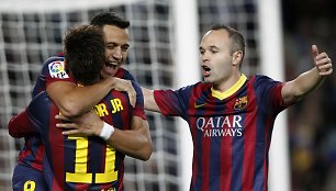 Alexis Sanchezas ir Neymaras bei Andreasas Iniesta