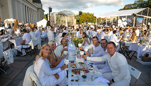 „Le Dîner en Blanc“ – Baltosios vakarienės akimirka