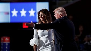 Donaldas Trumpas pristatė savo žmoną Melanią.