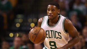 Demetrius Jacksonas yra žaidęs &bdquo;Boston Celtics&ldquo;.