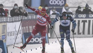 Rusas Aleksandras Bolšunovas nevaldė emocijų, kai jį aplenkė Joni Maki.