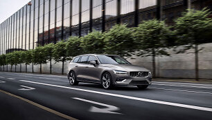 Naujasis &bdquo;Volvo V60&ldquo; turės net dvi hibridines versijas