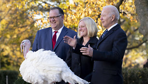 Joe Bidenas suteikė malonę dviem kalakutams