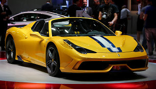 „Ferrari“ kabrioletas „458 Speciale“