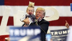 Donaldas Trumpas laiko vaiką