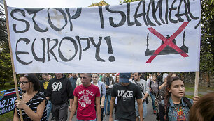Protestas Lenkijoje prie&scaron; pabėgėlių priėmimą