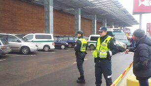 Policija prie Vilniaus &bdquo;Akropolio&ldquo;