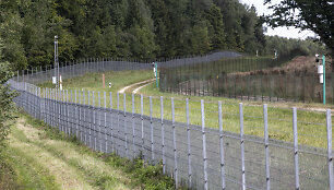 Padvarionių užkardoje pristatyta Austrijos parama &ndash; moduliniai būstai pabėgėliams