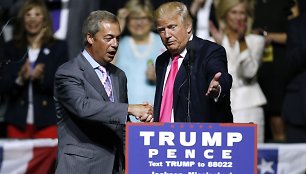 Nigelas Farage'as dalyvavo respublikonų kandidato į JAV prezidentus Donaldo Trumpo kampanijos renginyje Misisipės valstijoje