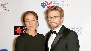 Simonas Bakeris su žmona Rebecca Rigg