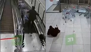 Prekybos centre vežimėliai numu&scaron;ė pirkėją