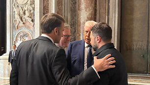 Emmanuelis Macronas, Keiras Starmeris, Donaldas Trumpas ir Volodymyras Zelenskis / AFP
