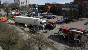 Karolini&scaron;kėse i&scaron; vilkiko i&scaron;siliejo degalai