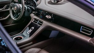 Vilniuje pristatyti elektromobilis &bdquo;Porsche Taycan&ldquo;