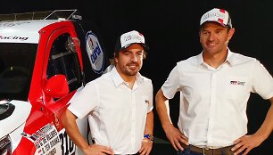 Fernando Alonso dalyvaus Dakaro ralyje