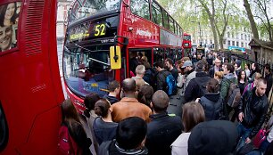 Dėl metropoliteno darbuotojų streiko Londono gyventojams teko keliauti autobusais.