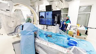 Stento implantacijos operacija