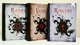 Trilogiją paaugliams &bdquo;Ratas&ldquo;, &bdquo;Ugnis&ldquo;, &bdquo;Raktas&ldquo;