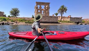 Prie vienos i&scaron; neturistinių Egipto &scaron;ventyklų palei Nilą
