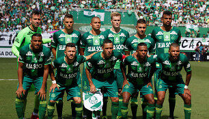 Pirmosios atsikūrusios &bdquo;Chapecoense&ldquo; ekipos rungtynės po lėktuvo katastrofos