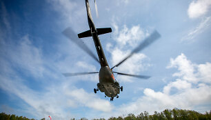 Karinių oro pajėgų sraigtasparnis Mi-8