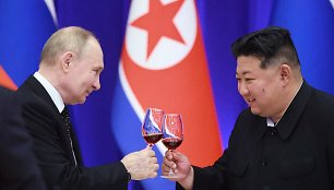 Rusijos prezidentas Vladimiras Putinas ir Šiaurės Korėjos lyderis Kim Jong Unas