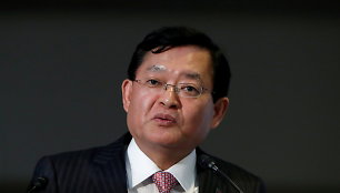 „Toshiba“ vadovas atsistatydino, įmonė gali gauti dar kelis pasiūlymus dėl perėmimo