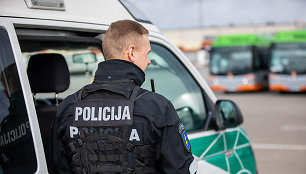 Klaipėdos Kelių policijos pareigūnai tikrino, kaip kertamos sankryžos.