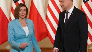 JAV kongresmenų delegacija per vizitą Varšuvoje padėkojo Lenkijai už pagalbą Ukrainai