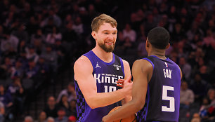 Domantas Sabonis ir De'Aaronas Foxas