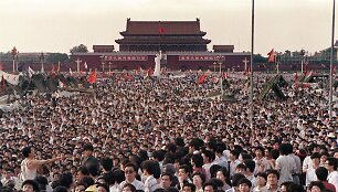 Protestuotojai Tiananmenio aik&scaron;tėje 1989 metais