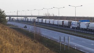 Vilkikų spūstis link Medininkų pasienio posto.
