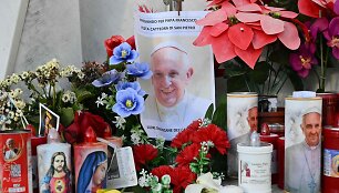 Meldžiamasi už popiežiaus Pranci&scaron;kaus sveikatą
