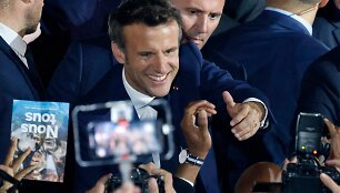 Emmanuelis Macronas &scaron;venčia pergalę rinkimuose