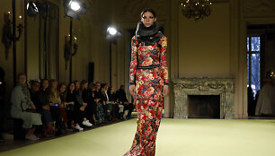 &bdquo;Vera Wang&ldquo; 2020&ndash;2021 m. rudens ir žiemos kolekcijos modelis